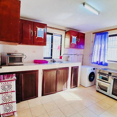 Zunox Guest House Фрітаун Екстер'єр фото