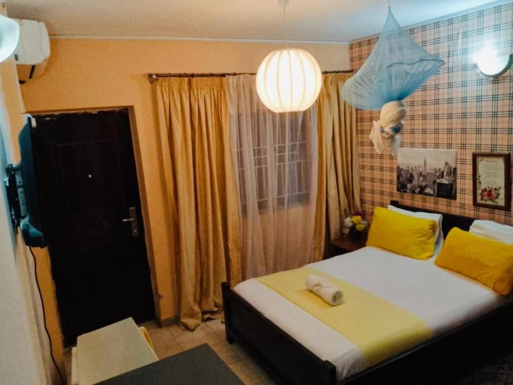 Zunox Guest House Фрітаун Екстер'єр фото