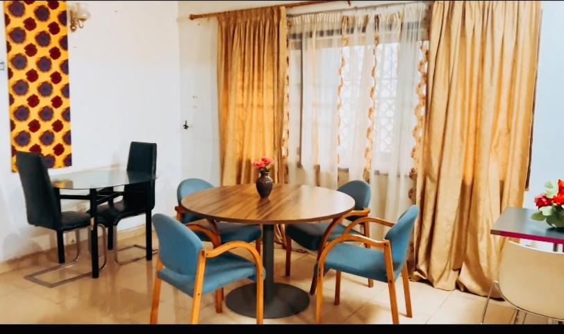 Zunox Guest House Фрітаун Екстер'єр фото