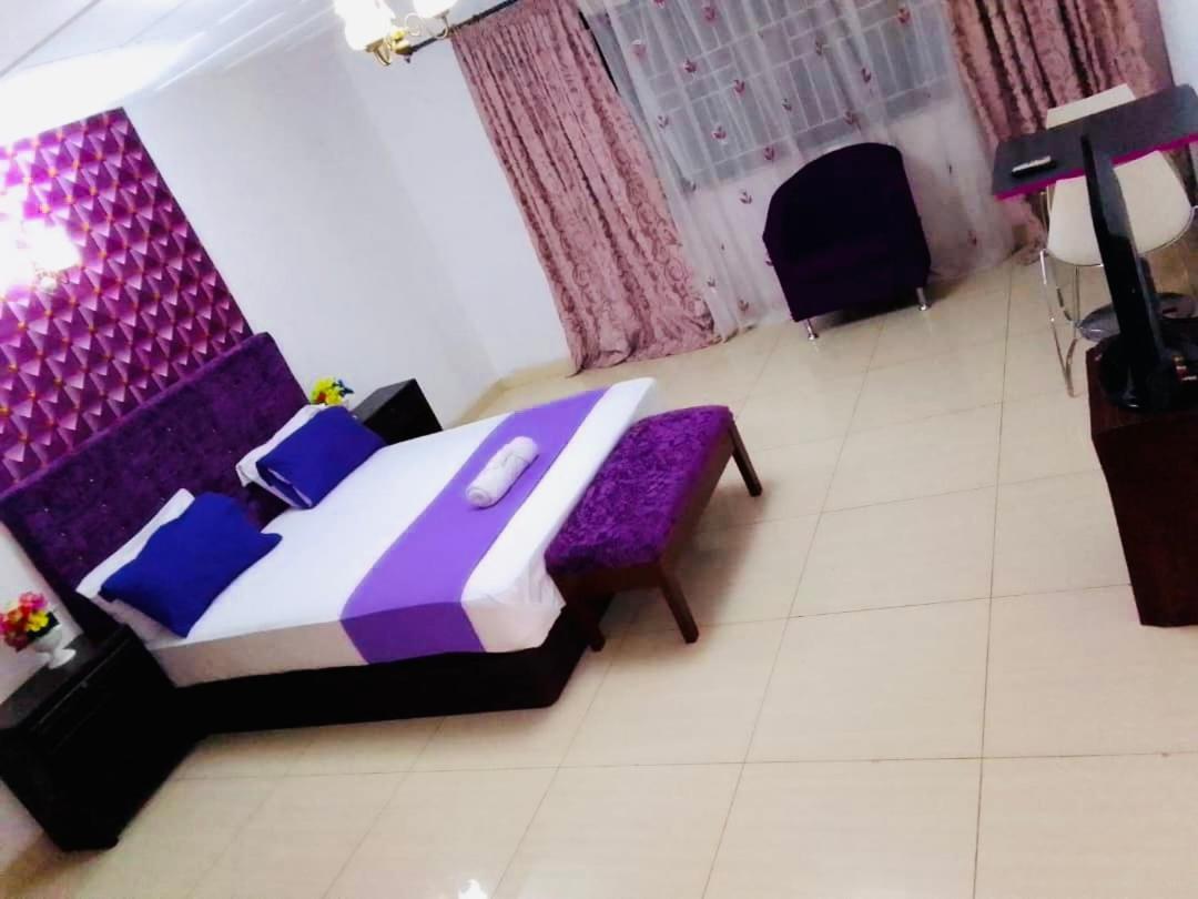 Zunox Guest House Фрітаун Екстер'єр фото