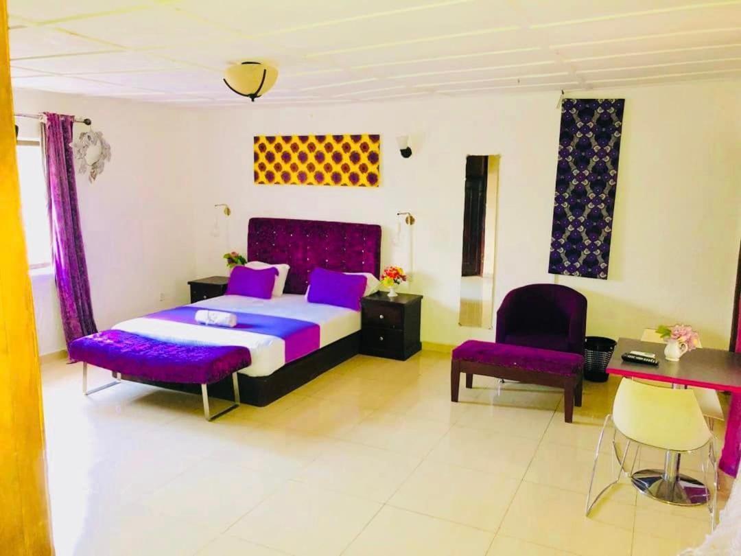 Zunox Guest House Фрітаун Екстер'єр фото